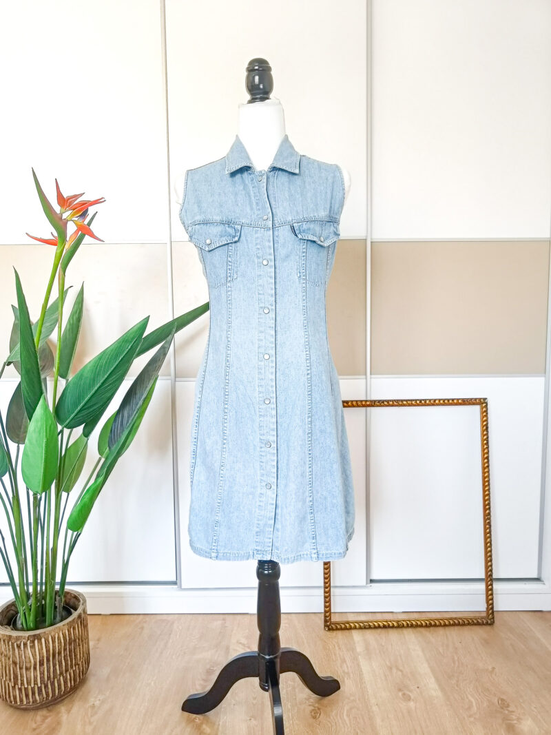 Vintage 90s denim light dress size M -L, soft grunge jean button down dress.