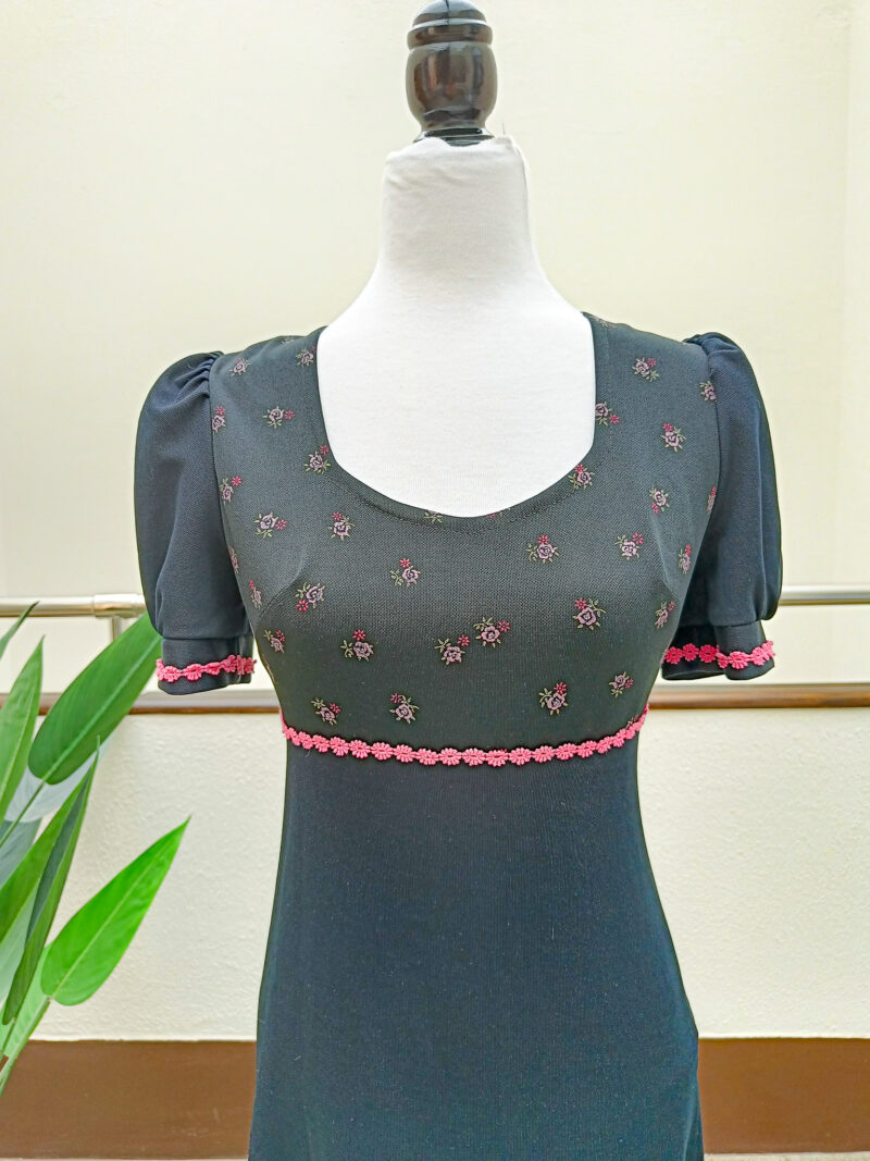 70s vintage Regency style prairie dress, floor length black dress with short puff sleeves. - Image 3