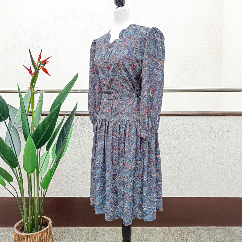 Vintage 80s paisley print puff sleeve midi dress with belt. - Image 7